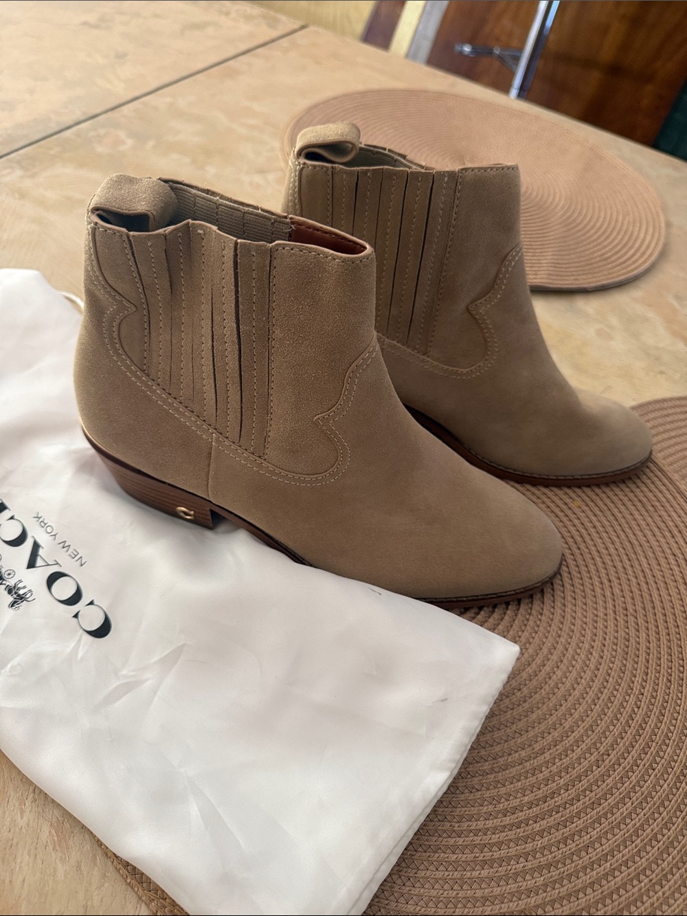 COACH 🔥 DANIELA suede tan calf booties